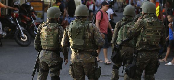 Rio de Janeiro - Militares seguem operando na favela da Rocinha para combater confrontos entre facções de traficantes de drogas (Fernando Frazão/Agência Brasil)