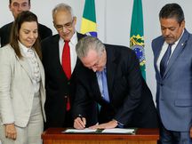 Brasília - Presidente Michel Temer durante assinatura do decreto de transplante e doação de órgãos (Alan Santos/PR)
