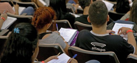 Brasília - Acontece no Teatro Ulysses Guimarães, o Aulão Solidário ENEM 2017. organizado pelo colégio Olimpo (Wilson Dias/Agência Brasil)
