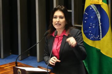 Brasília - Senadora Simone Tebet durante sessão do impeachment no Senado conduzida pelo presidente do STF, Ricardo Lewandowski (Antonio Cruz/Agência Brasil)