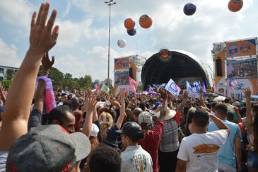 Manifestação do dia Internacional do Trabalho, organizado pela  Força Sindical, com o lema “Emprego! Emprego! Emprego!”, na praça Campo de Bagatelle  em São Paulo.