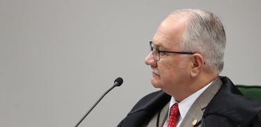 Ministro Edson Fachin, relator do inquérito, durante sessão da Segunda Turma do STF para decidir se os irmãos Geddel e Lúcio Vieira Lima viram réus no caso das malas com R$51 milhões encontradas em um apartamento em Salvador.