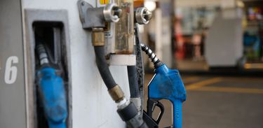 Greve de caminhoneiros causa desabastecimento de combustível em postos de gasolina da cidade de Teresópolis, na região serrana do Rio de Janeiro.
