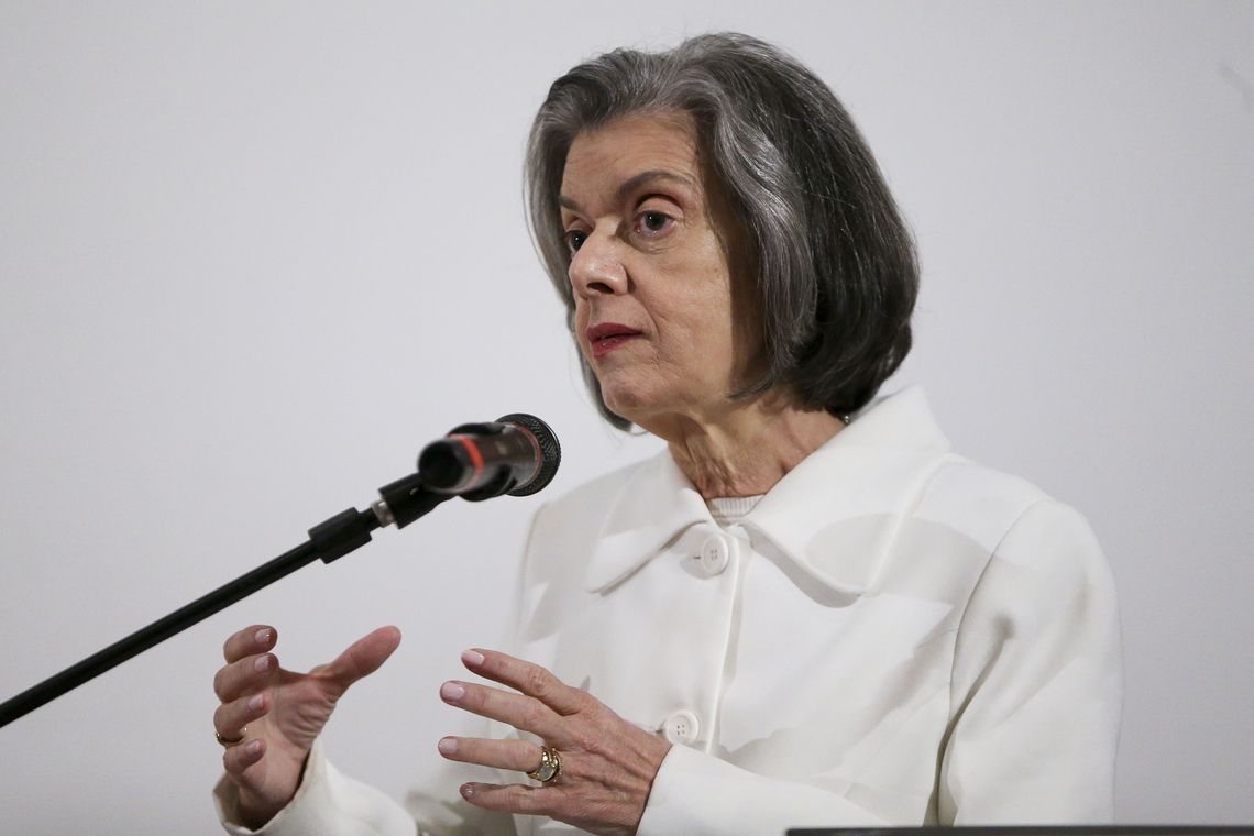 A presidente do Supremo Tribunal Federal (STF), Cármen Lúcia, faz palestra no 2º Congresso de Direito Eleitoral de Brasília, na Câmara Legislativa do DF (CLDF).