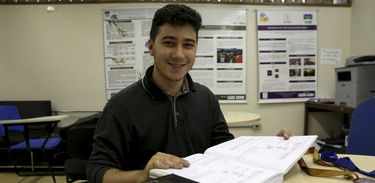 Rafael Ferreira foi aprovado no Instituto de Tecnologia de Massachusetts (MIT) para cursar o 5° semestre de física, cria vaquinha virtual para intercâmbio.