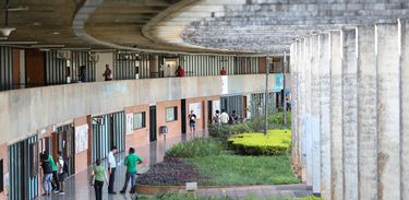 Brasília - Incluída no rodízio de abastecimento do DF, a Universidade de Brasília (UnB) está tomando medidas para reduzir o consumo de água, a instituição chegou a adiar o início das aulas no principal campus da instituição em função do racionamento (Fabio Rodrigues Pozzebom/Agência Brasil)