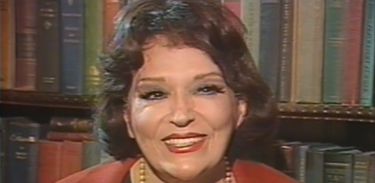 Bibi Ferreira era considerada uma artista completa, atuou como atriz, cantora e diretora durante sua carreira. Bibi, de 96 anos, morreu hoje (13) de enfarte em sua casa, no Rio de Janeiro.