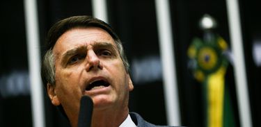 Brasília - Deputado Jair Bolsonaro discursa durante sessão para eleição do presidente da Câmara dos Deputados e demais membros da mesa diretora (Marcelo Camargo/Agência Brasil)