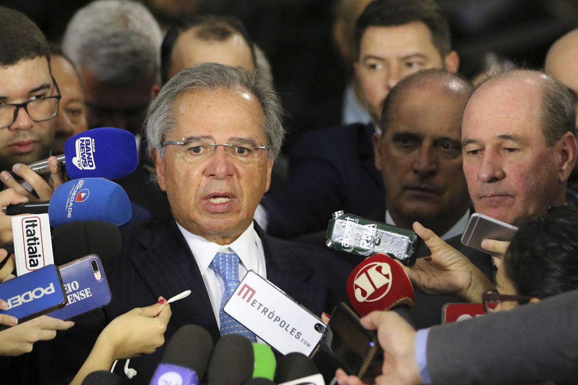 O ministro da Economia, Paulo Guedes, fala à imprensa sobre a proposta de reforma da Previdência dos militares, entregue pelo presidente Jair Bolsonaro na Câmara dos Deputados.