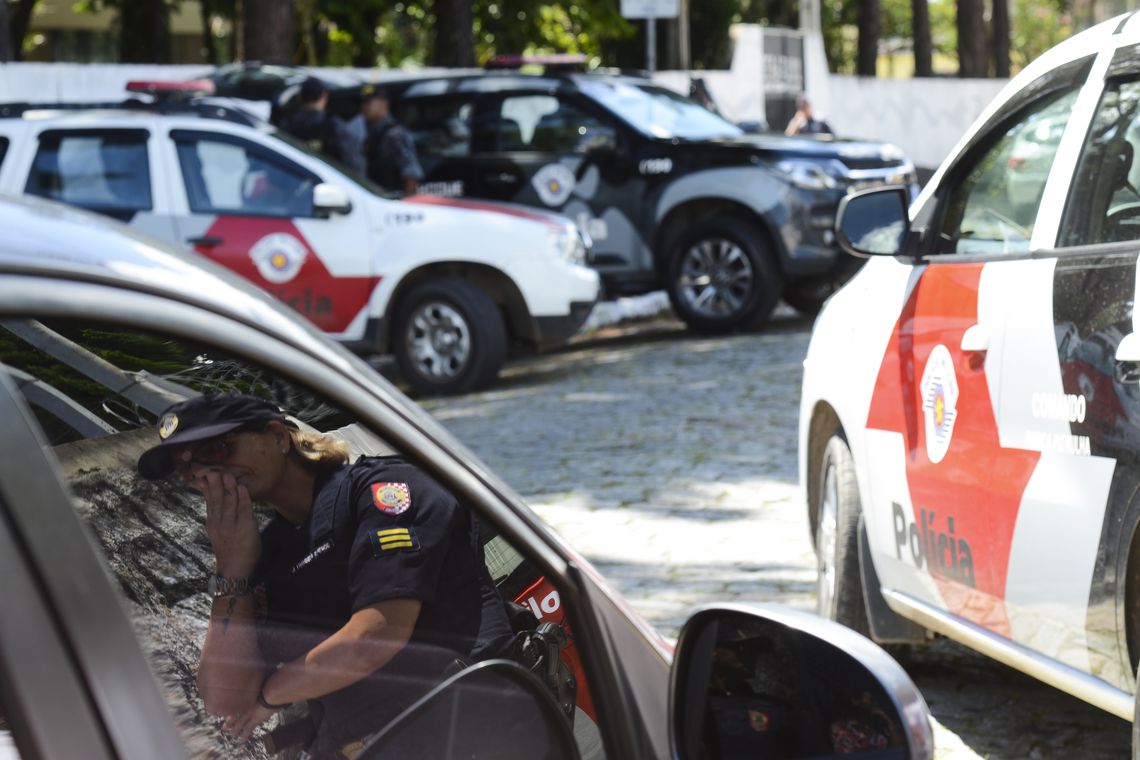 Tiroteio na Escola Estadual Professor Raul Brasil, em Suzano, a 57 quilômetros de São Paulo, deixou mortos e feridos. Segundo a Polícia Militar, dois jovens armados e encapuzados invadiram o colégio e disparam contra os alunos.