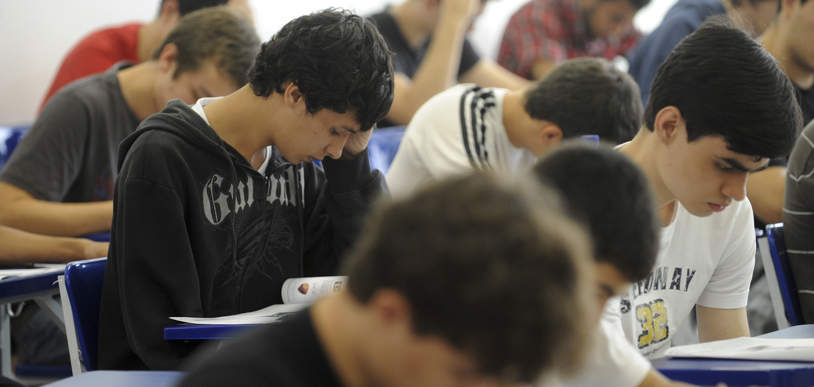 Brasília - Estudantes fazem provas no segundo dia da seleção do Programa de Avaliação Seriada (PAS), que permite o acesso a uma vaga na Universidade de Brasília