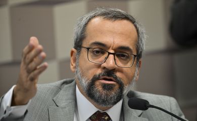 O ministro da Educação, Abraham Weintraub, durante audiência pública na Comissão de Educação, Cultura e Esporte do Senado.