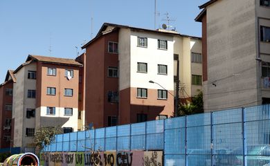 Prédios para moradores de baixa renda do Conjunto Habitacional Cingabur