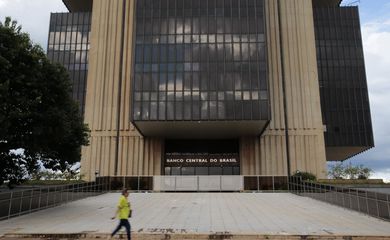 Edifício-sede do Banco Central no Setor Bancário Norte, em lote doado pela Prefeitura de Brasília, em outubro de 1967