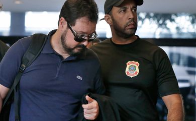 Rio de Janeiro - O ex-secretário municipal de Obras Alexandre Pinto é preso preventivamente pela Polícia Federal na operação Rio 40 Graus (Tânia Rêgo/Agência Brasil)