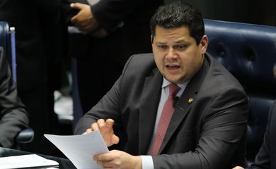 Presidente do Senado, Davi Alcolumbre, preside sessão extraordinária do Senado Federal