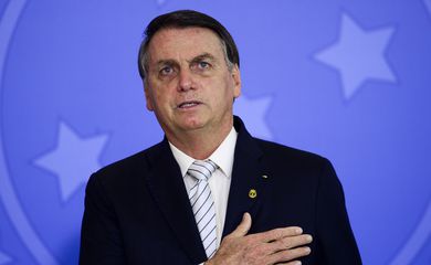 O presidente Jair Bolsonaro durante cerimônia de sanção do projeto de lei (PL 1.095/2019) que aumenta pena para crimes de maus-tratos a animais.