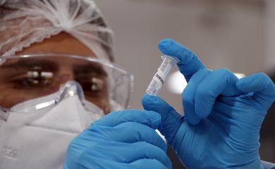 Covid-19: Fiocruz amplia capacidade nacional de testagem