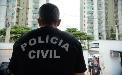 Vitória/ES - Polícia Civil do Espírito Santo faz paralização até a meia noite de hoje(8) em protesto ao assassinato de um investigador em Colatina e às más condições de trabalho. (Tânia Rêgo/Agência Brasil)