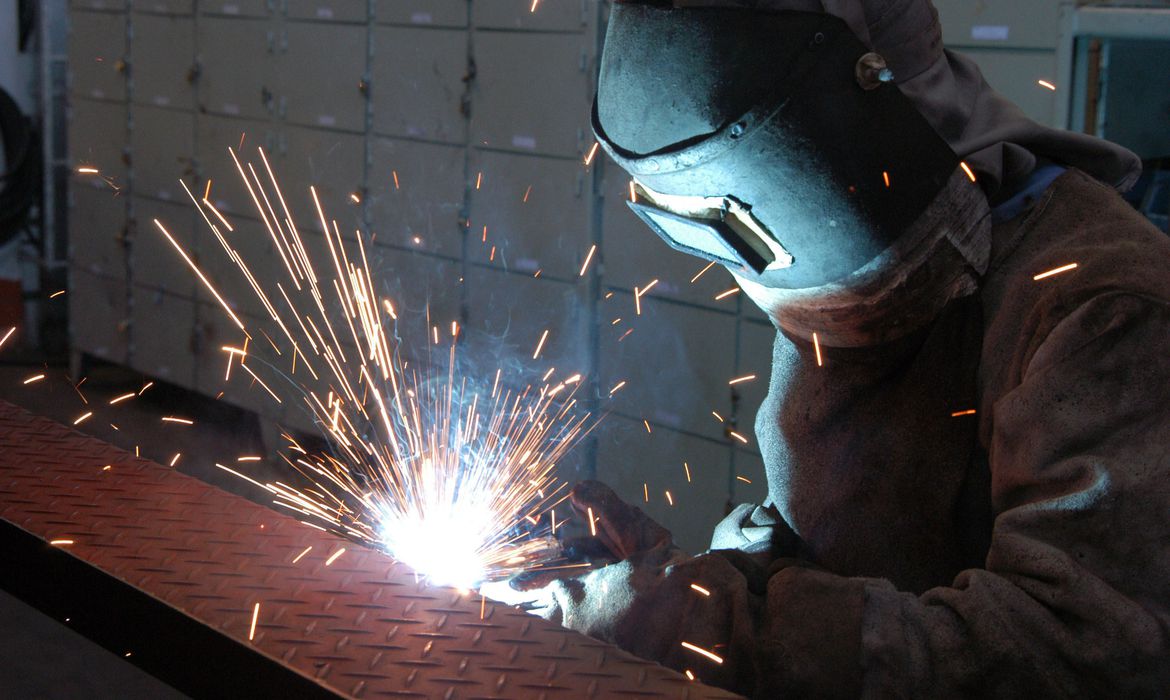 Empresa RANDON. Fabricação de semi-reboque tanque de combustível.
Caxias do Sul 24.04.2006 - Foto Miguel Angelo