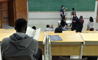 UnB foi a primeira universidade federal a adotar sistema de cotas raciais


UnB reserva vagas para negros desde o vestibular de 2004


Percentual de negros com diploma cresceu quase quatro vezes desde 2000, segundo IBGE