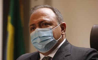 O ministro da Saúde, Eduardo Pazuello, em entrevista coletiva no Instituto de Traumatologia e Ortopedia (Into) no Rio de Janeiro.
