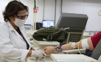 Doadores no centro de coleta da Fundação Pró-Sangue Hemocentro São Paulo