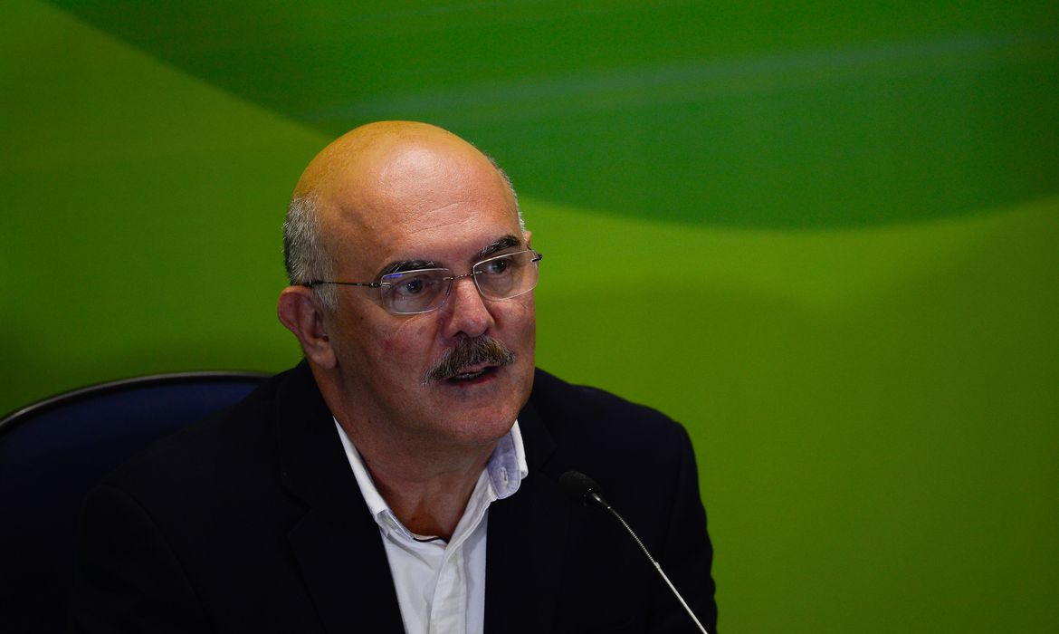 O  ministro da Educação, Milton Ribeiro,participa  da entrevista coletiva sobre o primeiro dia de provas do Enem