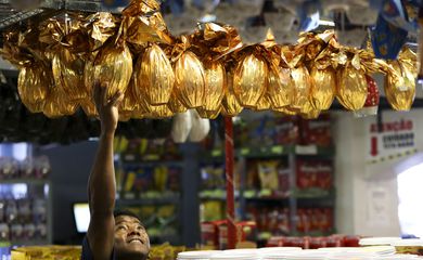 Brasília - Compra de ovos de páscoa em lojas de Brasília. (Marcelo Camargo/Agência Brasil)