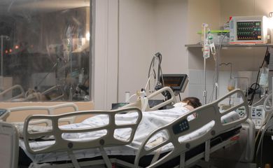 Unidade de Terapia Intensiva, UTI, Hospital, pacientes, tratamento, internação, equipamento hospitalar