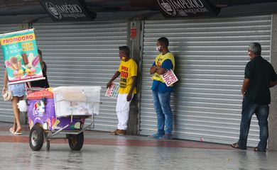 Comercio do DF funcionando com restricoes após decreto de Lockdown devido a pandemia do Coronavirus