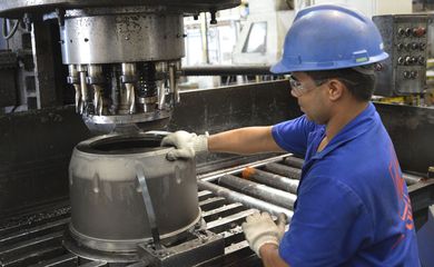 Metalúrgica Durametal, durante fabricação de cubos de rodas.
Fortaleza (CE) 17.07.2014 - Foto: José Paulo Lacerda