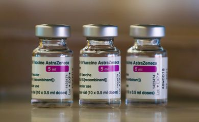 Doses of AstraZeneca's coronavirus disease (COVID-19) vaccine are seen, as Spain resumes vaccination with AstraZeneca shots after a temporary suspension, inside a COVID-19 vaccination centre at Wanda Metropolitano stadium, in Madrid, Spain, March 24, 2021. REUTERS/Sergio Perez