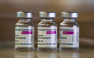 Doses of AstraZeneca's coronavirus disease (COVID-19) vaccine are seen, as Spain resumes vaccination with AstraZeneca shots after a temporary suspension, inside a COVID-19 vaccination centre at Wanda Metropolitano stadium, in Madrid, Spain, March 24, 2021. REUTERS/Sergio Perez