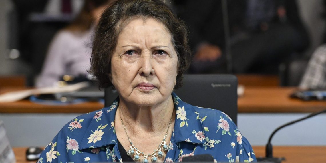 Comissão de Assuntos Sociais (CAS) realiza: 1ª Parte: apreciação das emendas ao PLOA 2019; 2ª Parte: deliberativa com 16 itens, entre eles, o PLC 65/2016, que regulamenta sistema de controle de pragas urbanas. 

À bancada, senadora Maria do Carmo Alves (DEM-SE).

Foto: Geraldo Magela/Agência Senado