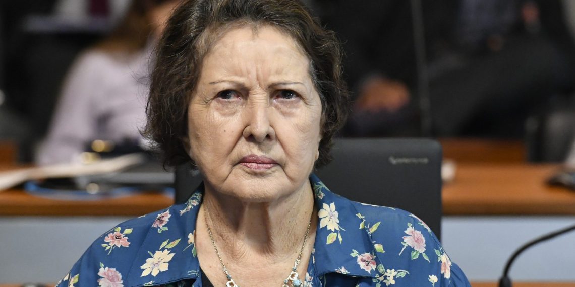 Comissão de Assuntos Sociais (CAS) realiza: 1ª Parte: apreciação das emendas ao PLOA 2019; 2ª Parte: deliberativa com 16 itens, entre eles, o PLC 65/2016, que regulamenta sistema de controle de pragas urbanas. 

À bancada, senadora Maria do Carmo Alves (DEM-SE).

Foto: Geraldo Magela/Agência Senado