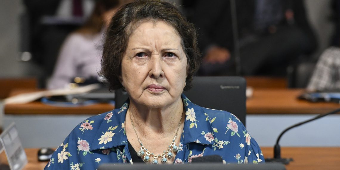 Comissão de Assuntos Sociais (CAS) realiza: 1ª Parte: apreciação das emendas ao PLOA 2019; 2ª Parte: deliberativa com 16 itens, entre eles, o PLC 65/2016, que regulamenta sistema de controle de pragas urbanas. 

À bancada, senadora Maria do Carmo Alves (DEM-SE).

Foto: Geraldo Magela/Agência Senado