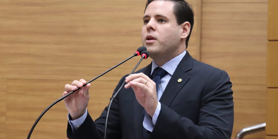 rodrigo_valadares_paulinha_abelha_jadilson