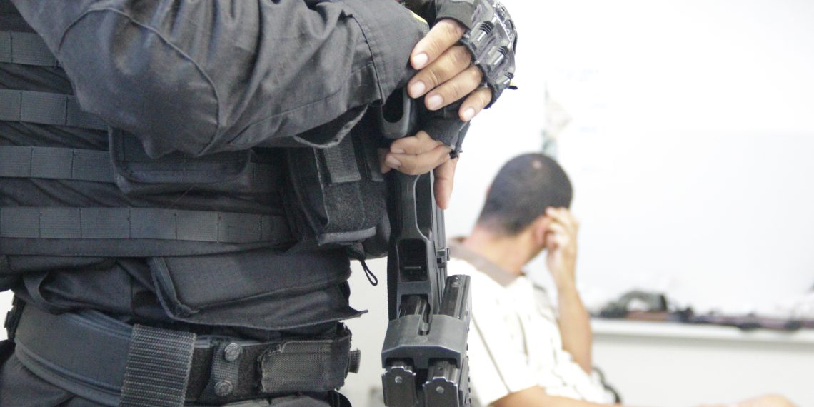 pc-generica-detalhe-prisao-arma-1