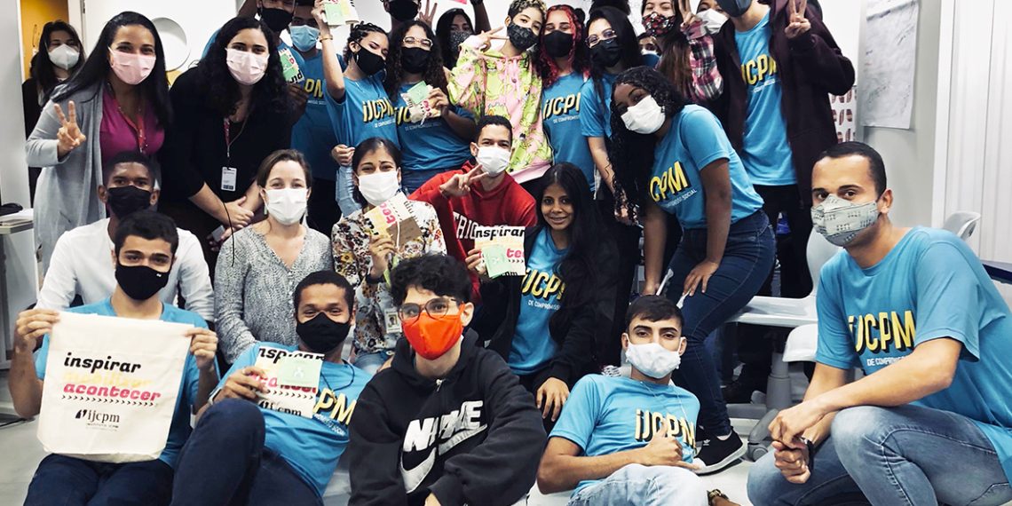 Jovens de Aracaju coletam mais de meia tonelada de resíduos recicláveis