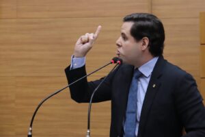 rodrigo_dedo_jadilson-300×200 rodrigo_dedo_jadilson-300x200