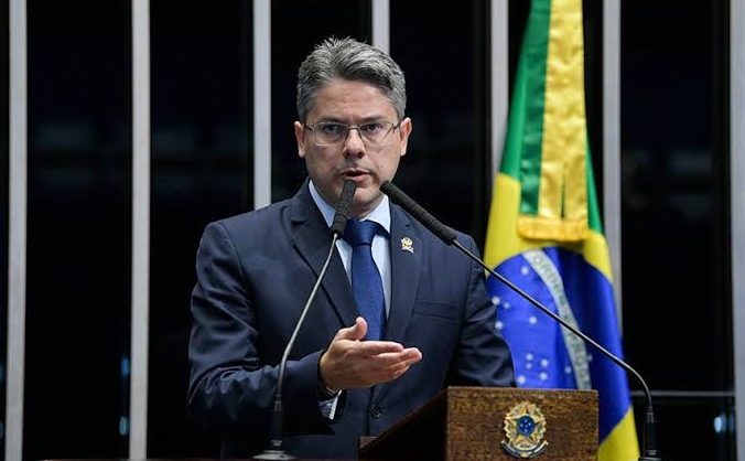 Senador Alessandro Vieira