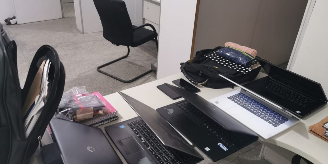 f628fdec-9fbb-4cea-9ac2-3c2a28d52fa1