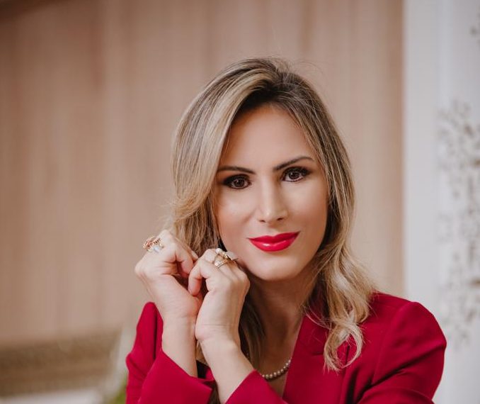 Aline Fioravanti