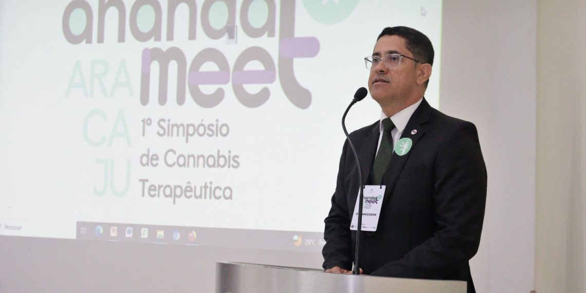 Maurício Lobo (especialista em Direito à Saúde, Coordenador de Saúde Pública da OABSE, Diretor Jurídico da Associação Brasileira de Cannabis e Saúde – ACOLHER) Maurício Lobo (especialista em Direito à Saúde, Coordenador de Saúde Pública da OABSE, Diretor Jurídico da Associação Brasileira de Cannabis e Saúde - ACOLHER)