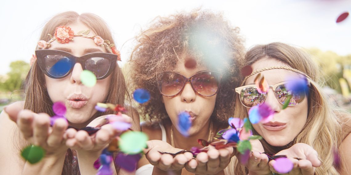 Blowing confetti in the main plan
