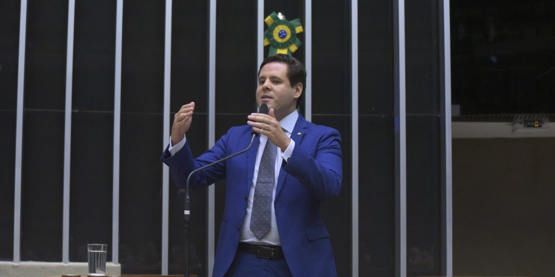 CADE8A19-0B32-4960-8A35-60A96FBFB037