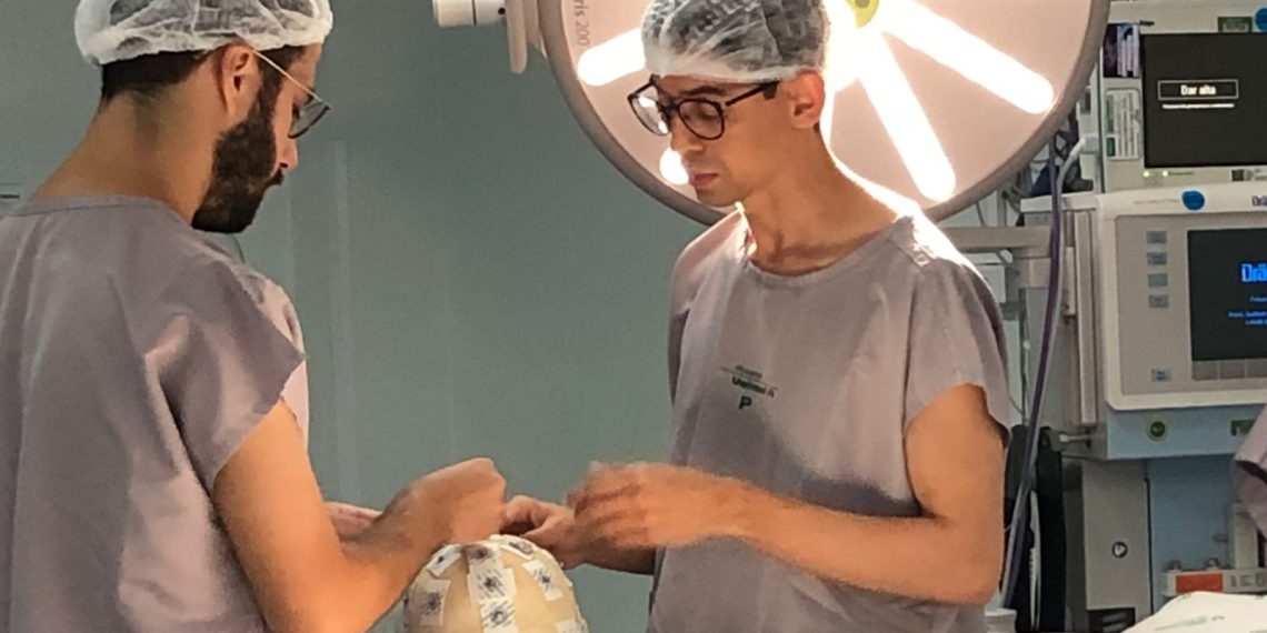 Dr Bruno Fernandes e o estudante de medicina Guilherme Almeida 1