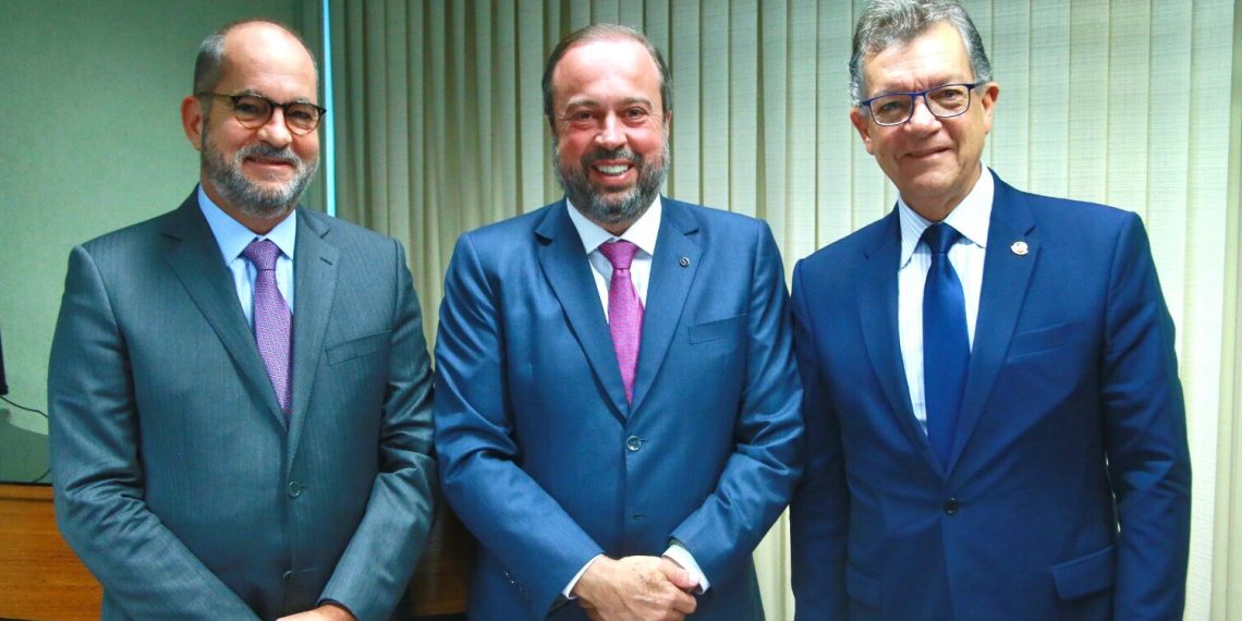 Ministro MME (7) (1)