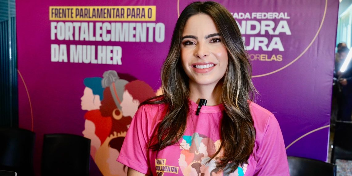 Yandra-Frente-Mulher